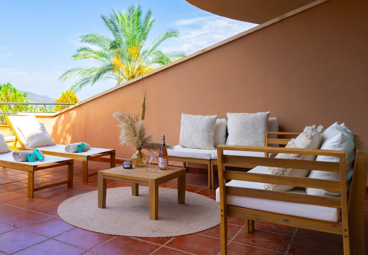 2 Bed Apartment for sale in Nueva Andalucía Costa Del Sol, Málaga, Spain