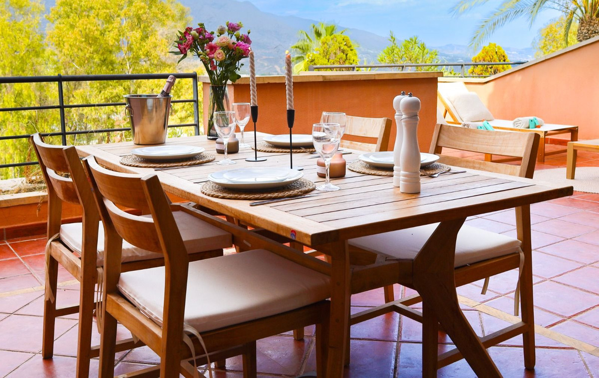 2 Bed Apartment for sale in Nueva Andalucía Costa Del Sol, Málaga, Spain