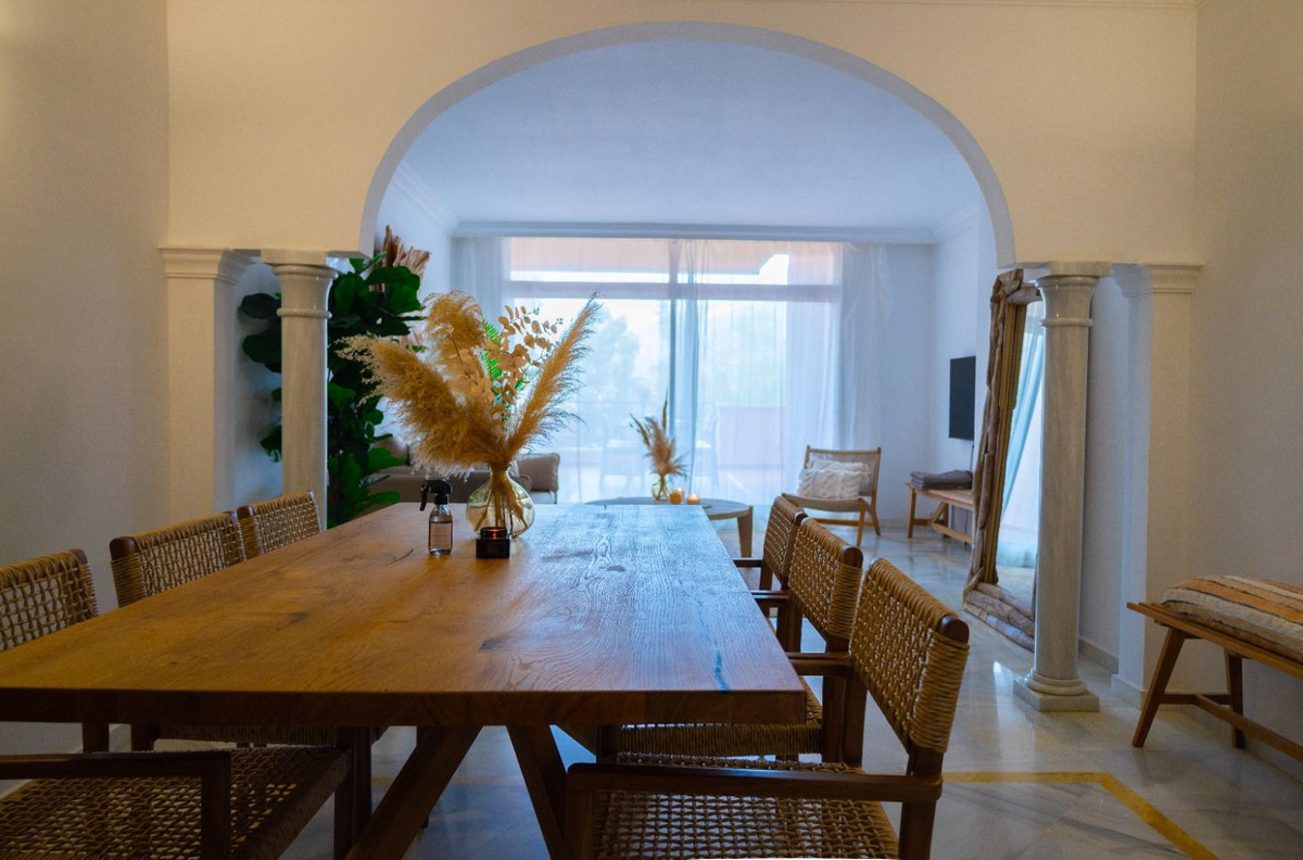 2 Bed Apartment for sale in Nueva Andalucía Costa Del Sol, Málaga, Spain