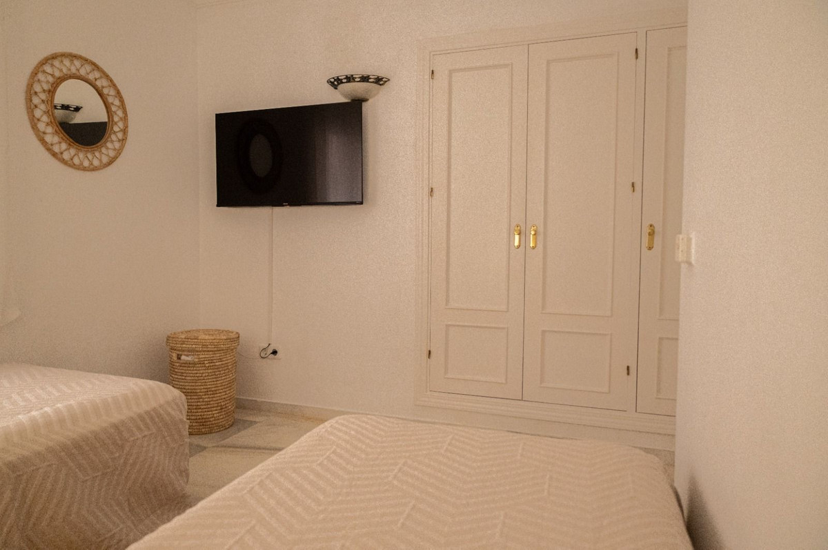 2 Bed Apartment for sale in Nueva Andalucía Costa Del Sol, Málaga, Spain