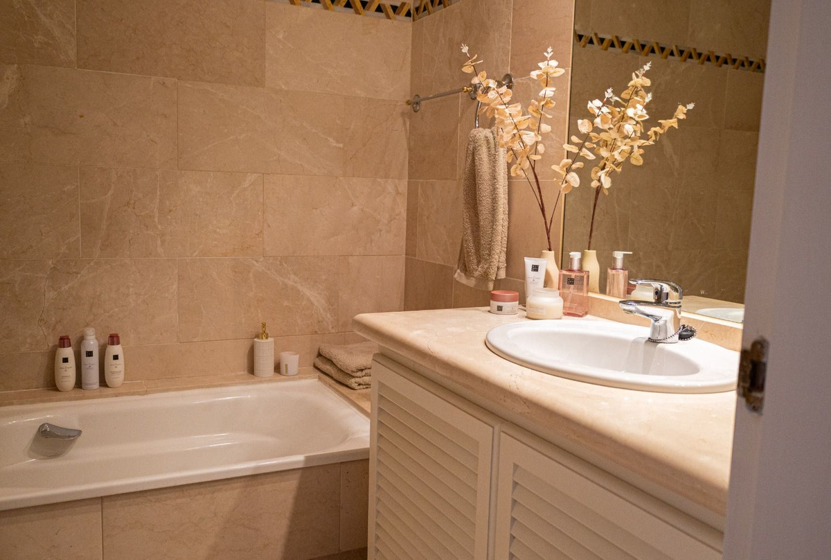 2 Bed Apartment for sale in Nueva Andalucía Costa Del Sol, Málaga, Spain