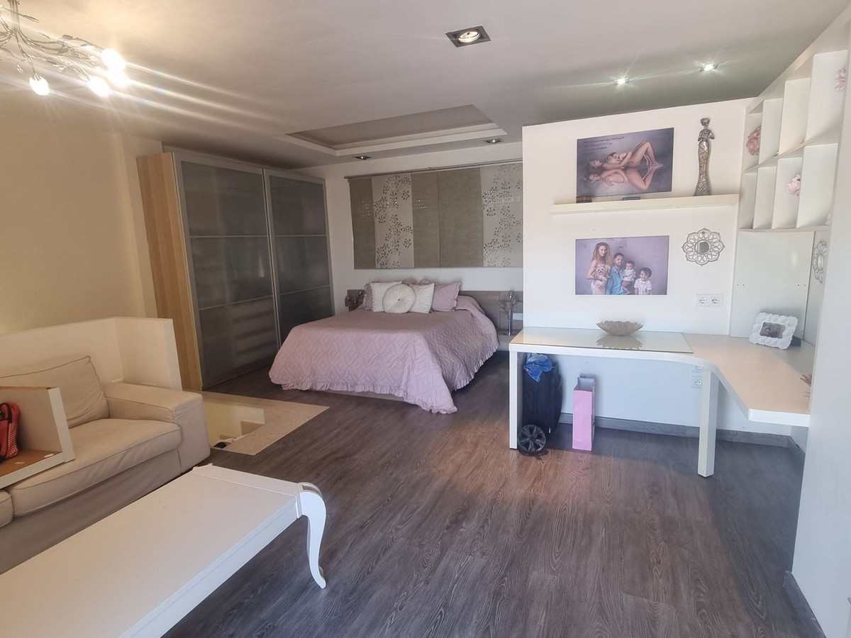 5 Bed Townhouse for sale in Estepona Costa Del Sol, Málaga, Spain