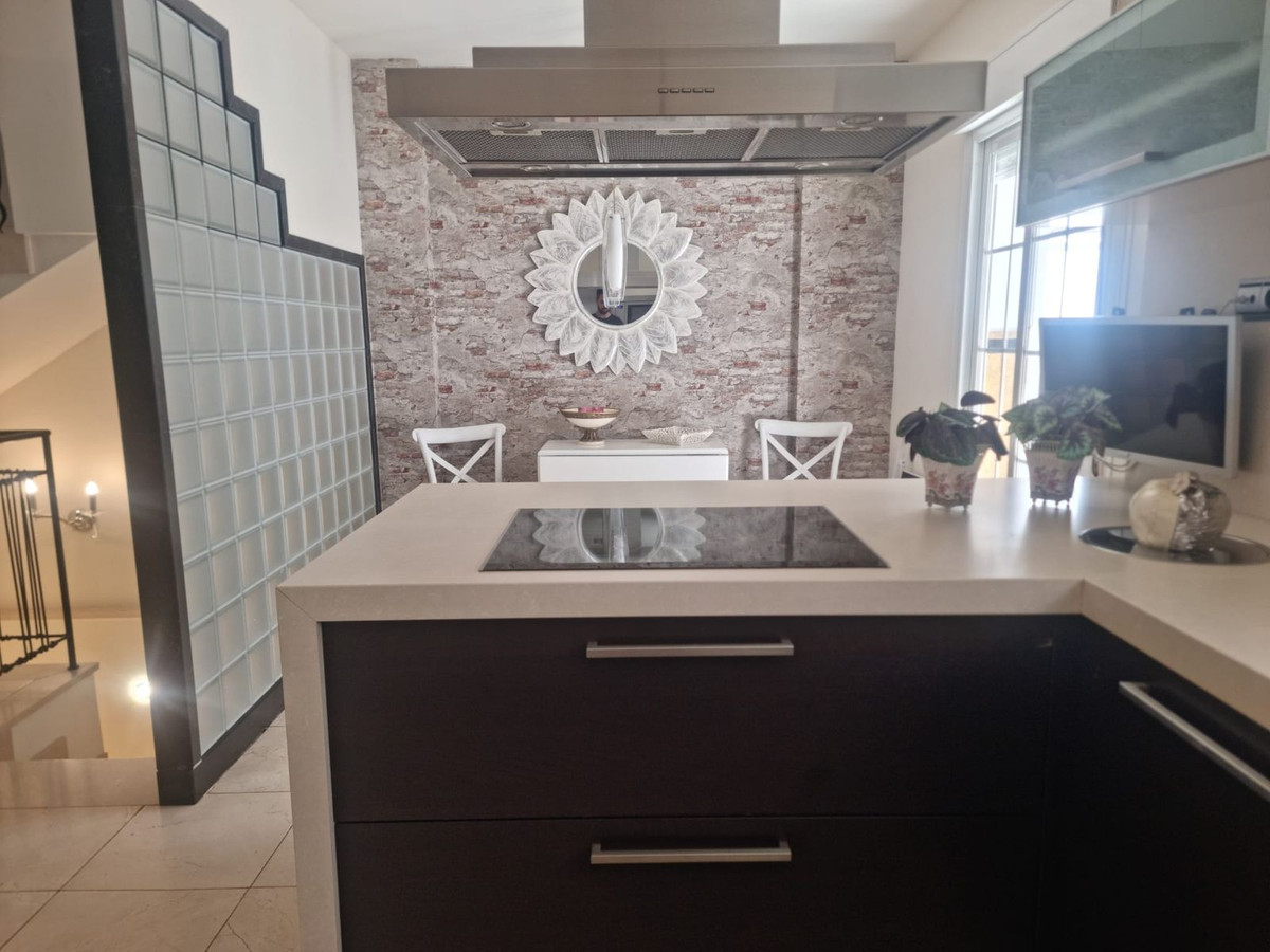 5 Bed Townhouse for sale in Estepona Costa Del Sol, Málaga, Spain