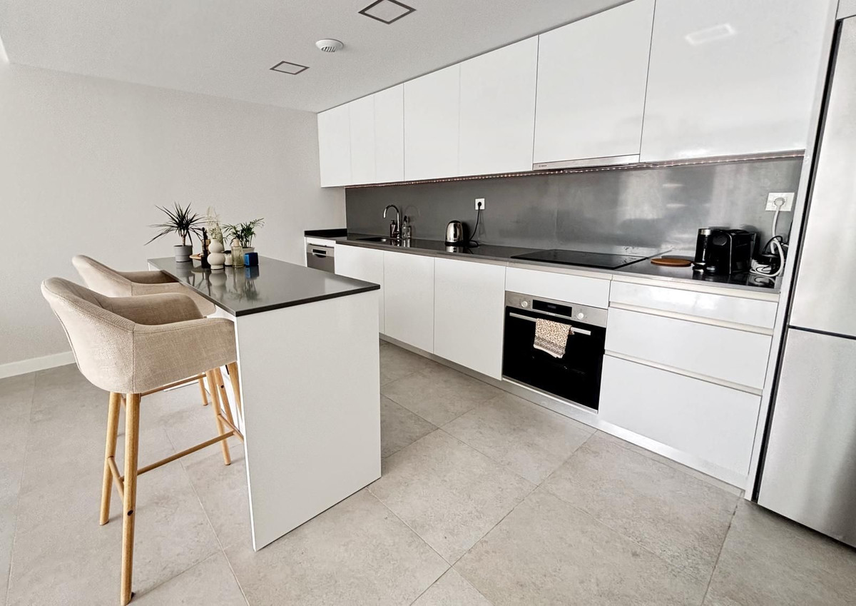 Se vende Apartamento Planta Media de 3 dormitorios en Costa Del Sol, Málaga, España