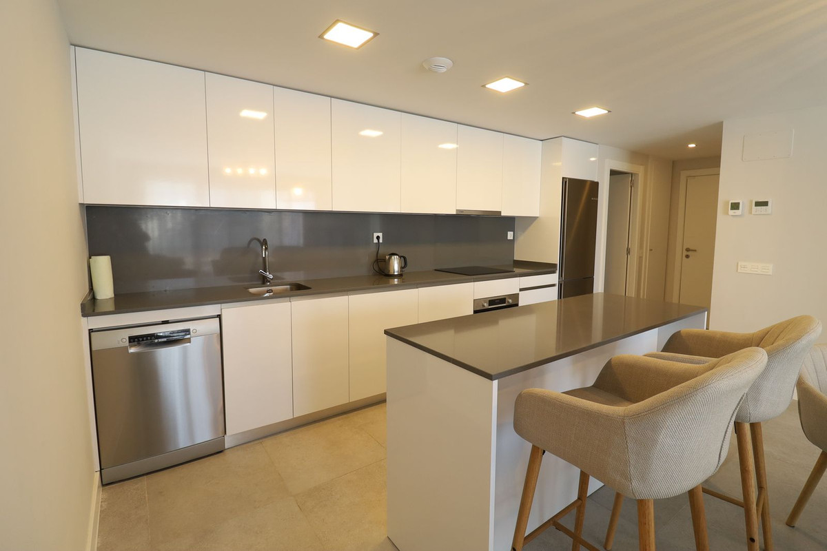Se vende Apartamento Planta Media de 3 dormitorios en Costa Del Sol, Málaga, España