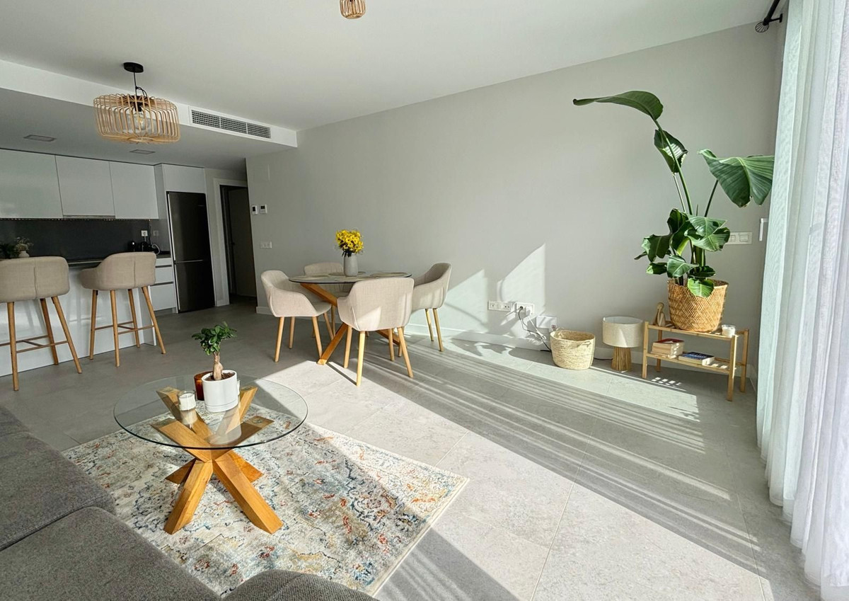 Se vende Apartamento Planta Media de 3 dormitorios en Costa Del Sol, Málaga, España