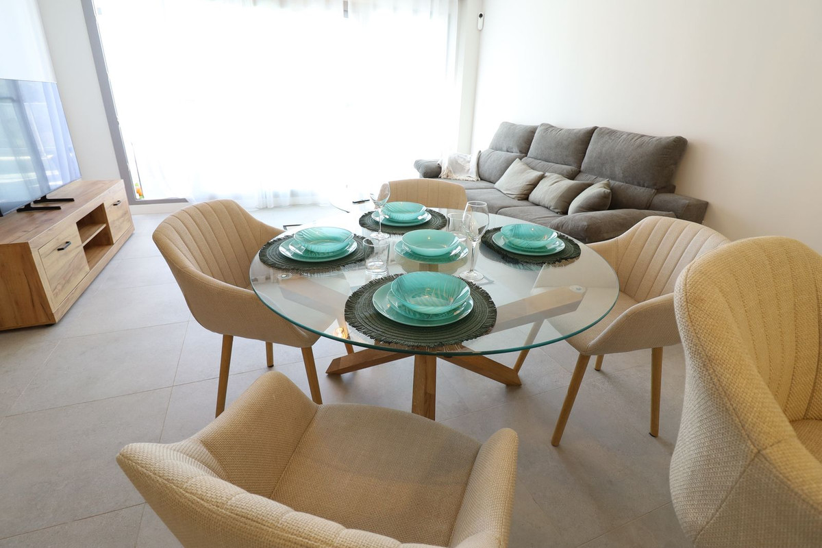 Se vende Apartamento Planta Media de 3 dormitorios en Costa Del Sol, Málaga, España