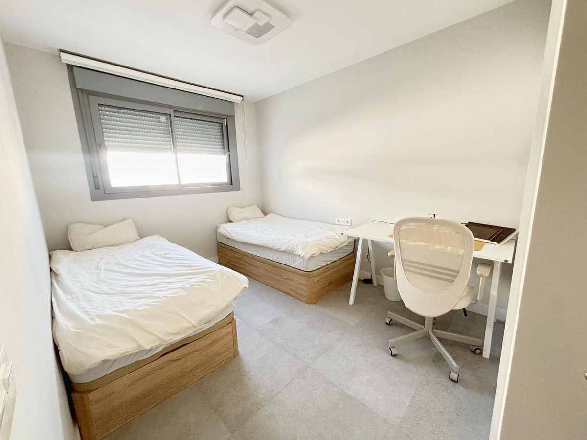 Se vende Apartamento Planta Media de 3 dormitorios en Costa Del Sol, Málaga, España