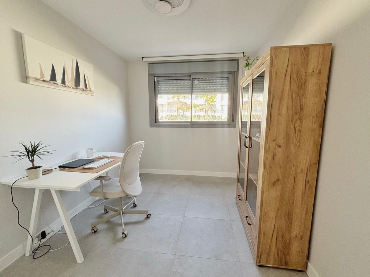 Se vende Apartamento Planta Media de 3 dormitorios en Costa Del Sol, Málaga, España