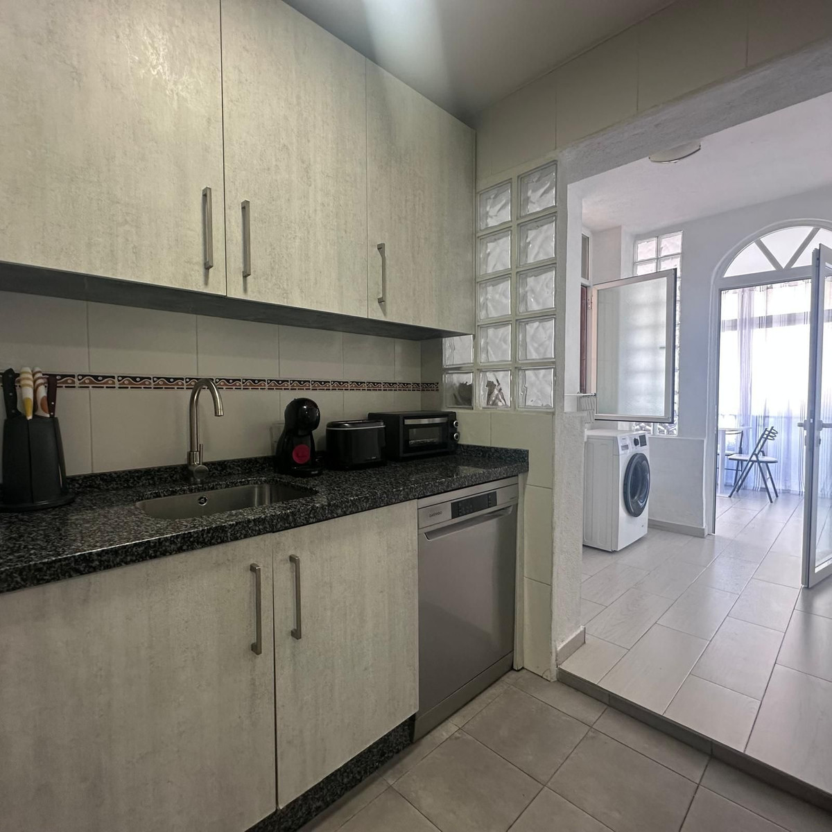 Se vende Apartamento Planta Baja de 3 dormitorios en Costa Del Sol, Málaga, España