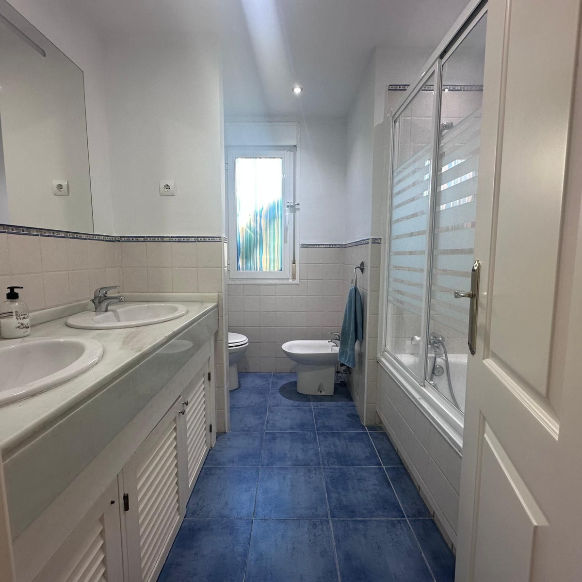 Se vende Apartamento Planta Baja de 3 dormitorios en Costa Del Sol, Málaga, España