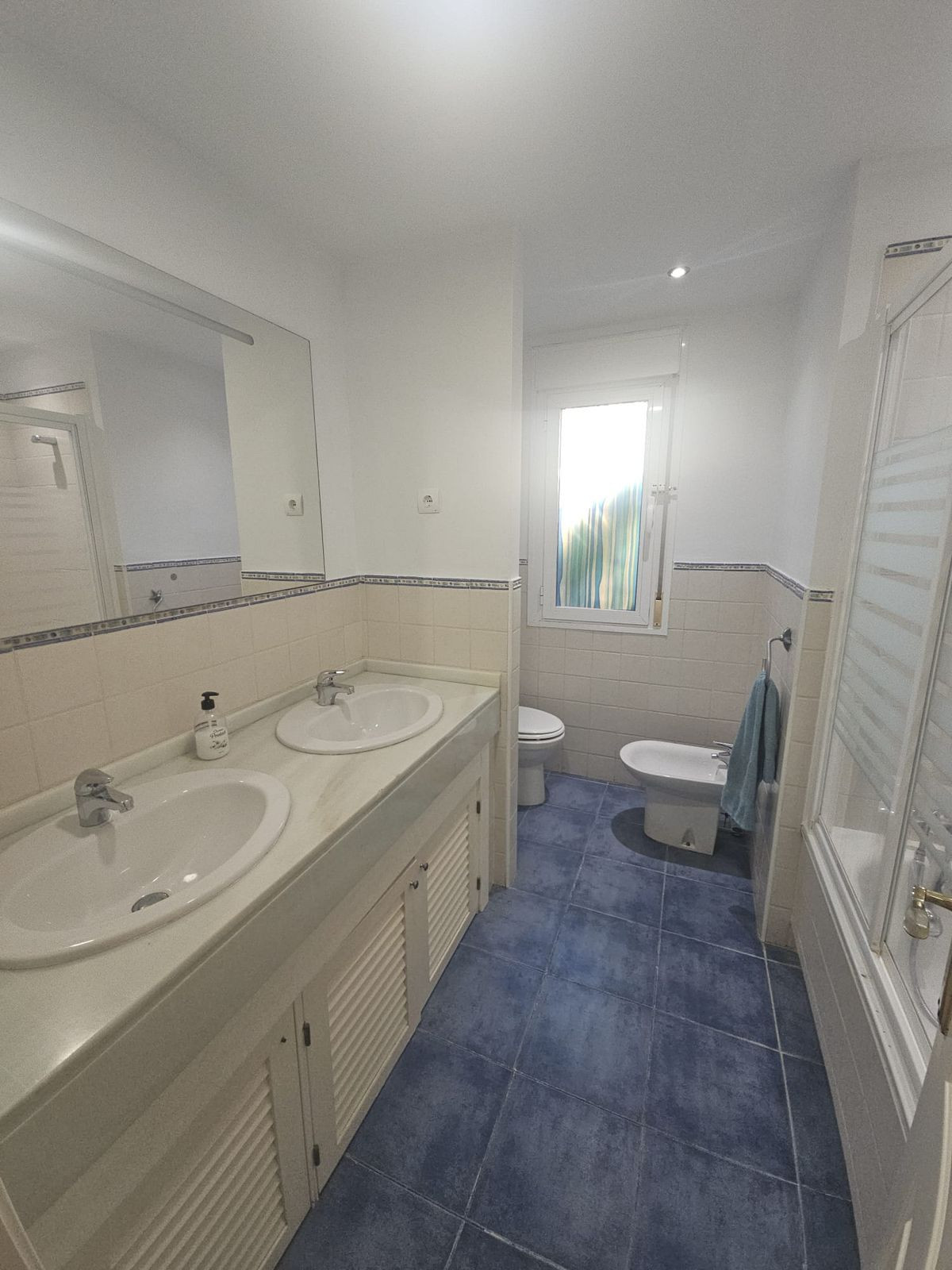 Se vende Apartamento Planta Baja de 3 dormitorios en Costa Del Sol, Málaga, España