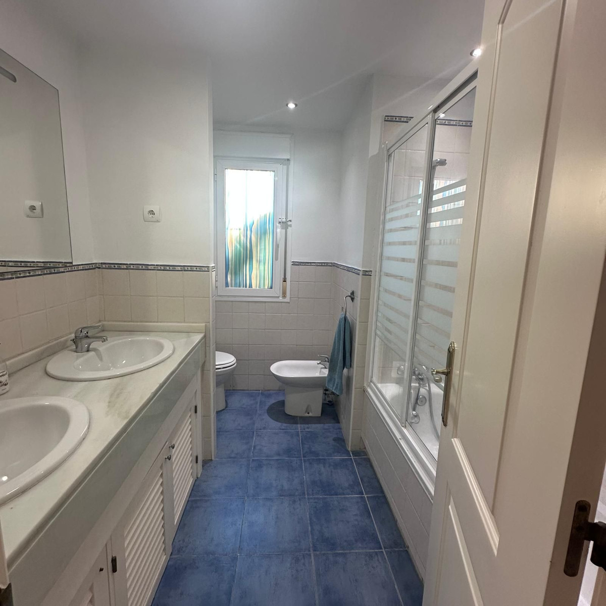 Se vende Apartamento Planta Baja de 3 dormitorios en Costa Del Sol, Málaga, España