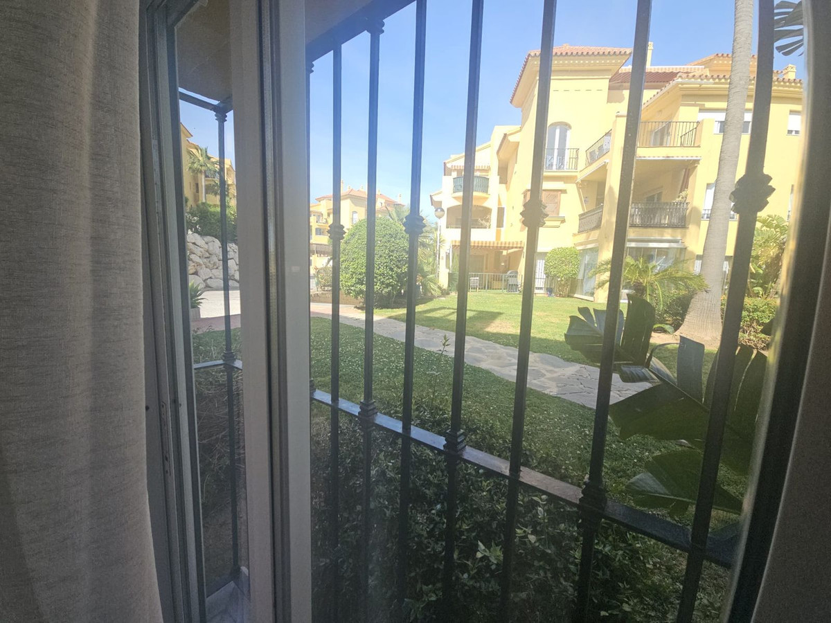 Se vende Apartamento Planta Baja de 3 dormitorios en Costa Del Sol, Málaga, España