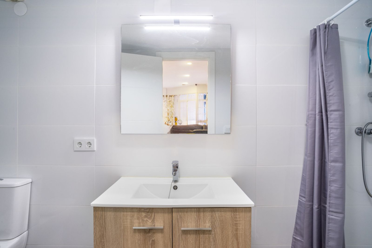 Se vende Apartamento Planta Baja de 1 dormitorios en Costa Del Sol, Málaga, España