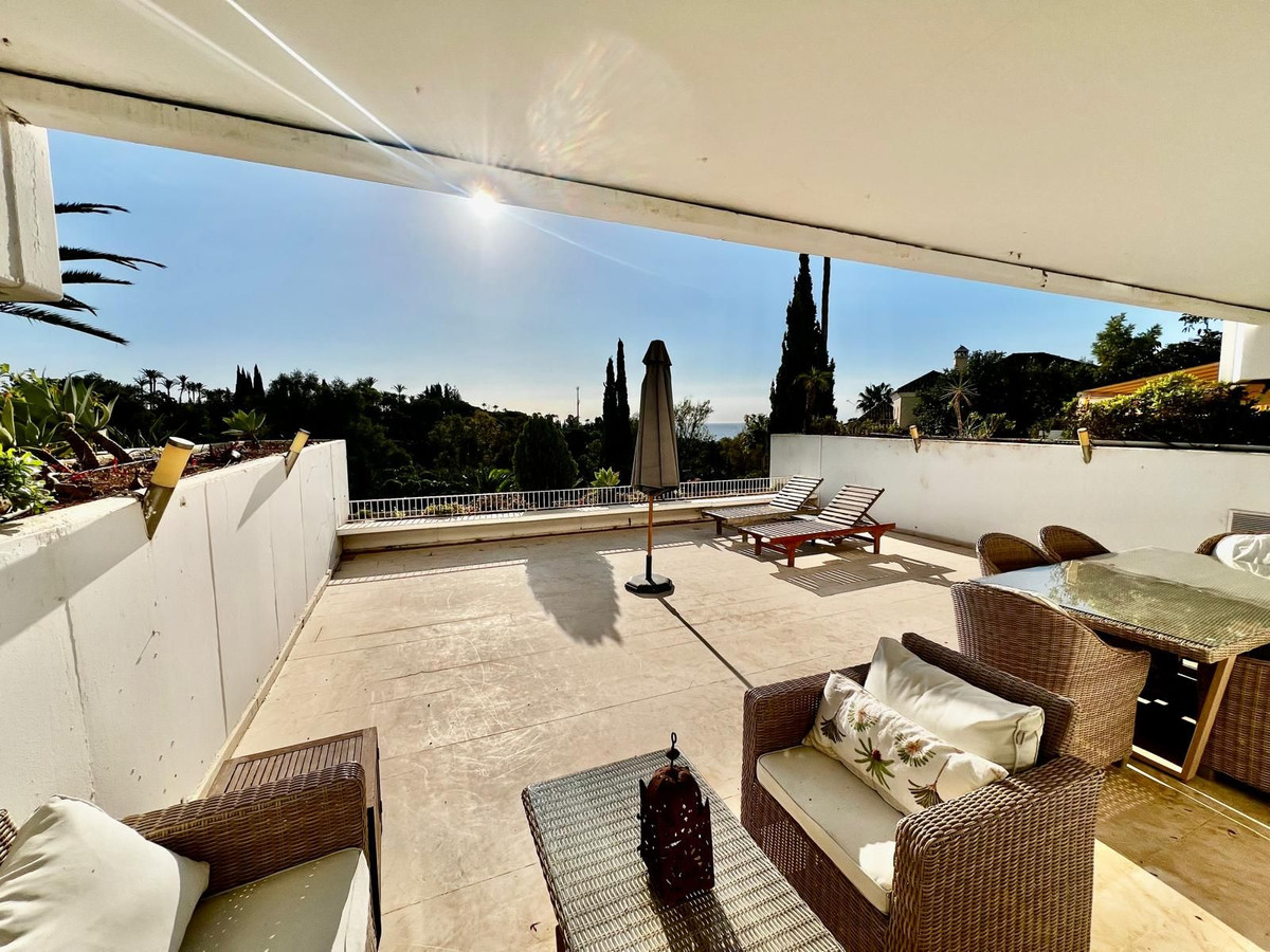 2 Bed Apartment for sale in The Golden Mile Costa Del Sol, Málaga, Spain