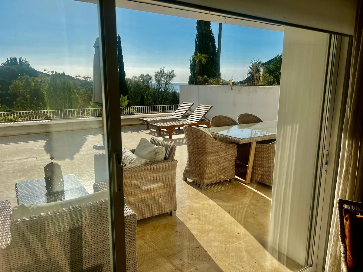 2 Bed Apartment for sale in The Golden Mile Costa Del Sol, Málaga, Spain
