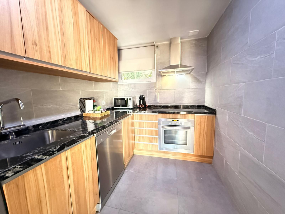 2 Bed Apartment for sale in The Golden Mile Costa Del Sol, Málaga, Spain