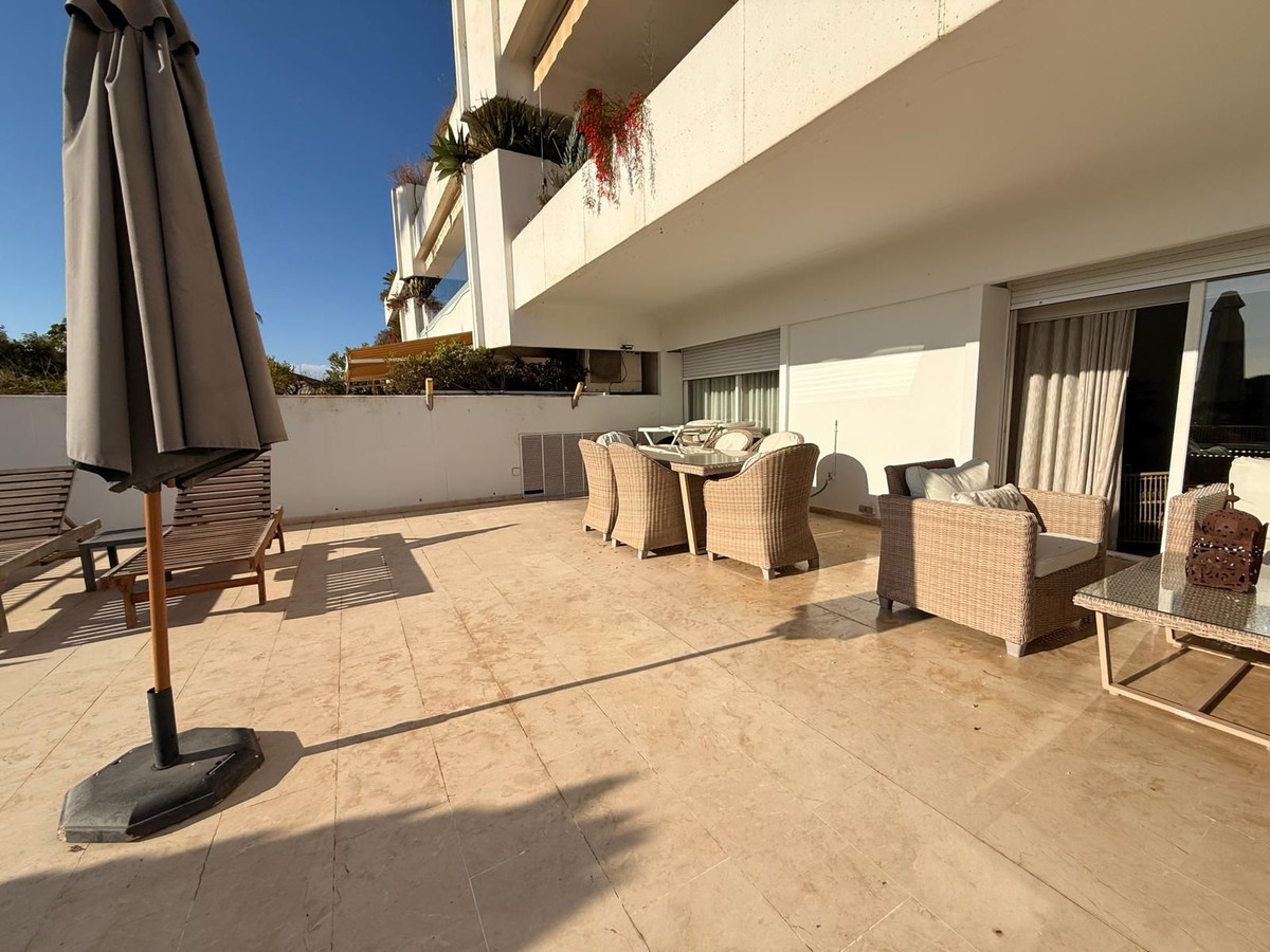 2 Bed Apartment for sale in The Golden Mile Costa Del Sol, Málaga, Spain