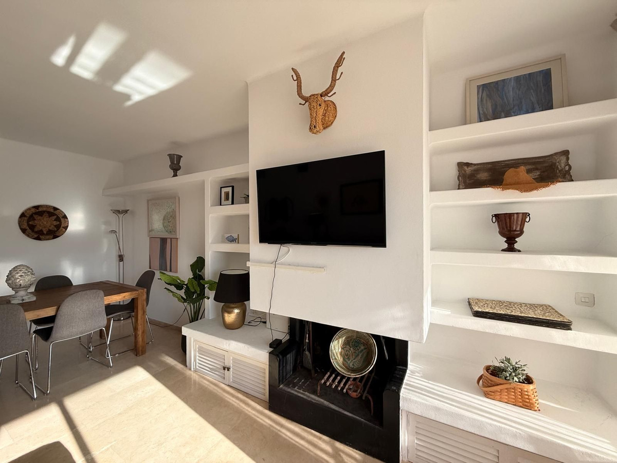 2 Bed Apartment for sale in The Golden Mile Costa Del Sol, Málaga, Spain