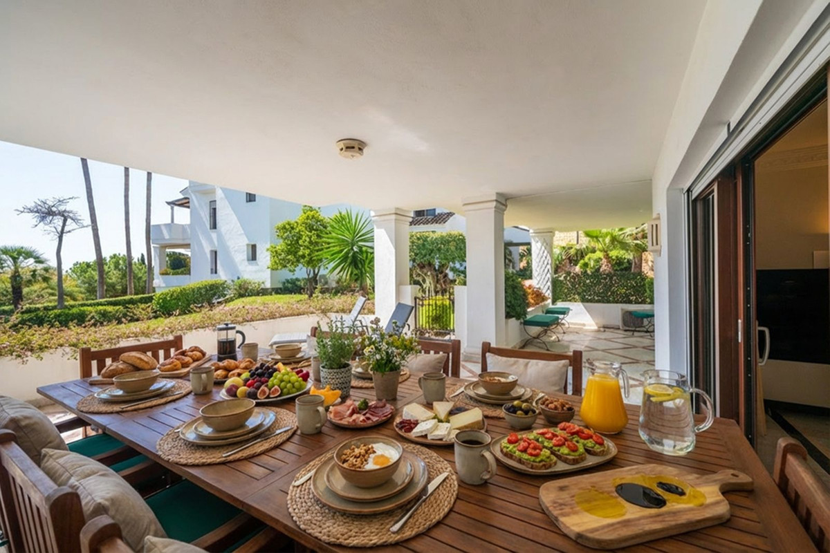 3 Bed Apartment for sale in The Golden Mile Costa Del Sol, Málaga, Spain