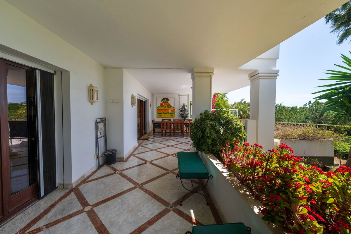 3 Bed Apartment for sale in The Golden Mile Costa Del Sol, Málaga, Spain