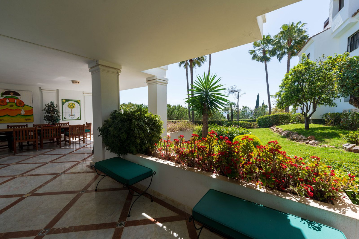 3 Bed Apartment for sale in The Golden Mile Costa Del Sol, Málaga, Spain