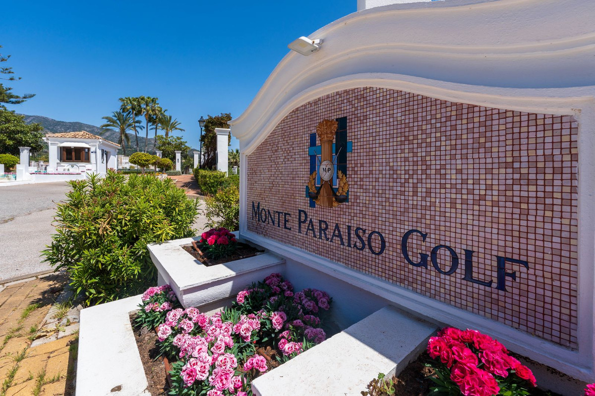 3 Bed Apartment for sale in The Golden Mile Costa Del Sol, Málaga, Spain