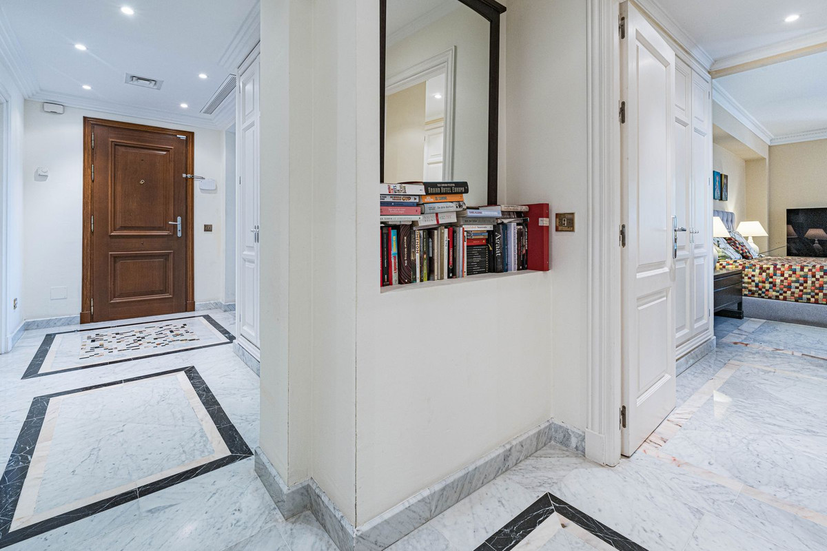 3 Bed Apartment for sale in The Golden Mile Costa Del Sol, Málaga, Spain
