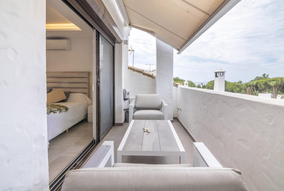 3 Bed Apartment for sale in Puerto Banús Costa Del Sol, Málaga, Spain