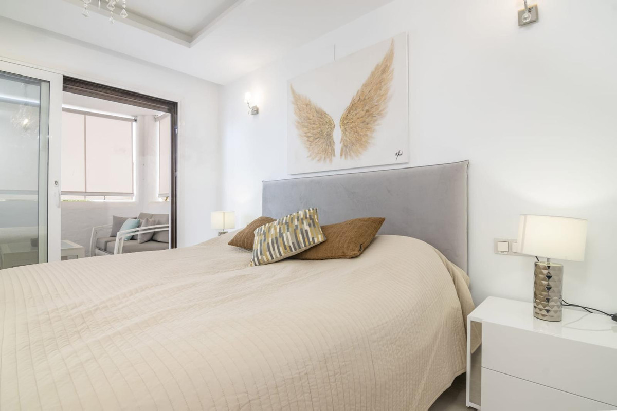3 Bed Apartment for sale in Puerto Banús Costa Del Sol, Málaga, Spain