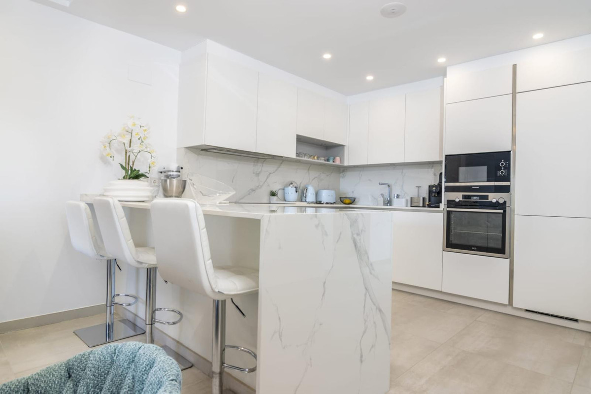3 Bed Apartment for sale in Puerto Banús Costa Del Sol, Málaga, Spain