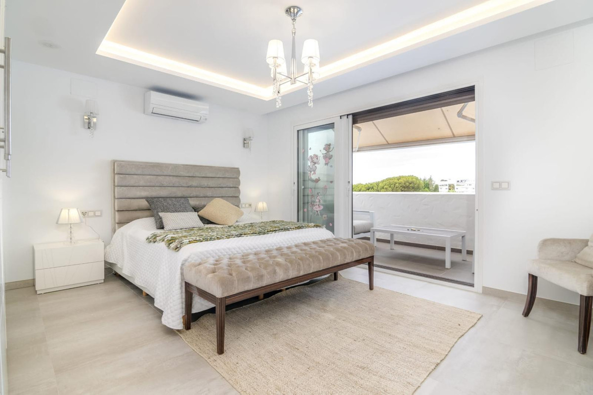 3 Bed Apartment for sale in Puerto Banús Costa Del Sol, Málaga, Spain