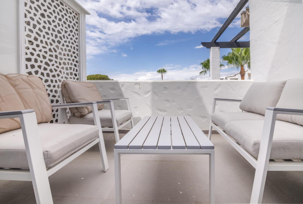 3 Bed Apartment for sale in Puerto Banús Costa Del Sol, Málaga, Spain