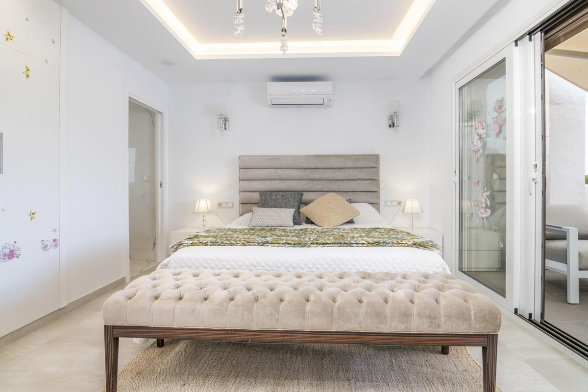 3 Bed Apartment for sale in Puerto Banús Costa Del Sol, Málaga, Spain