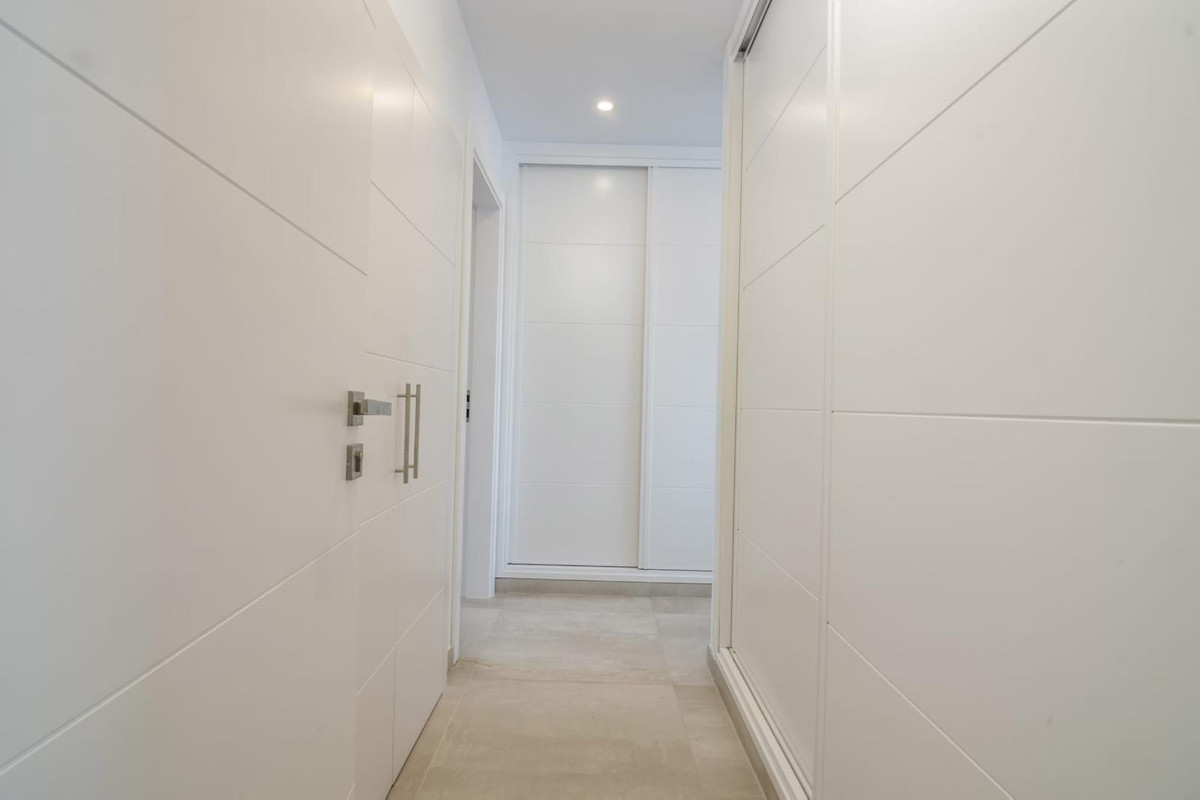 3 Bed Apartment for sale in Puerto Banús Costa Del Sol, Málaga, Spain