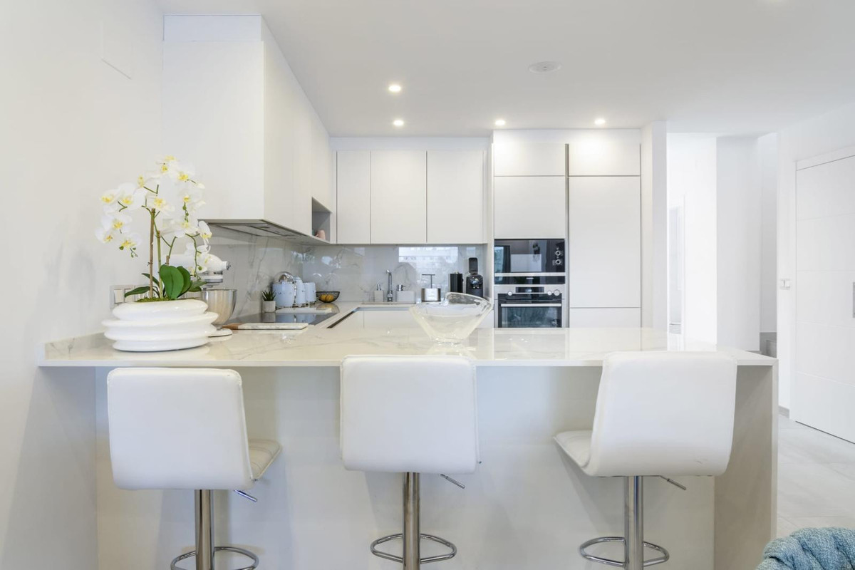 3 Bed Apartment for sale in Puerto Banús Costa Del Sol, Málaga, Spain