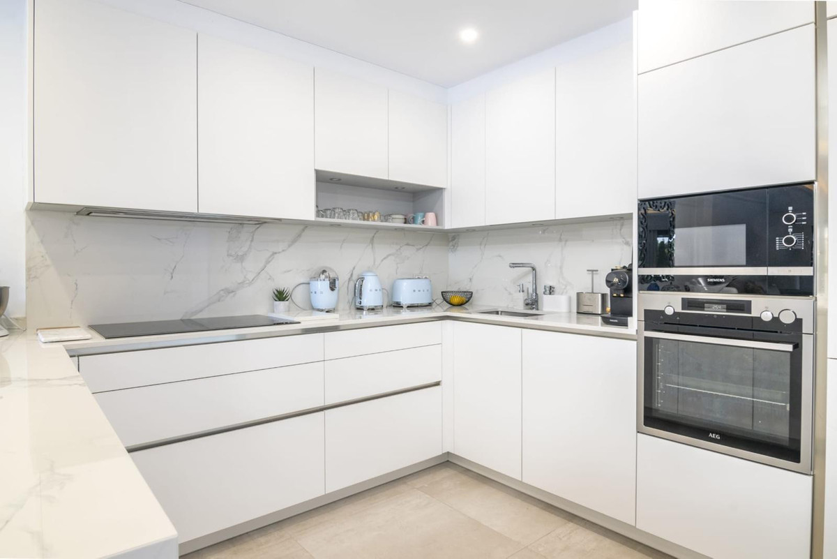 3 Bed Apartment for sale in Puerto Banús Costa Del Sol, Málaga, Spain