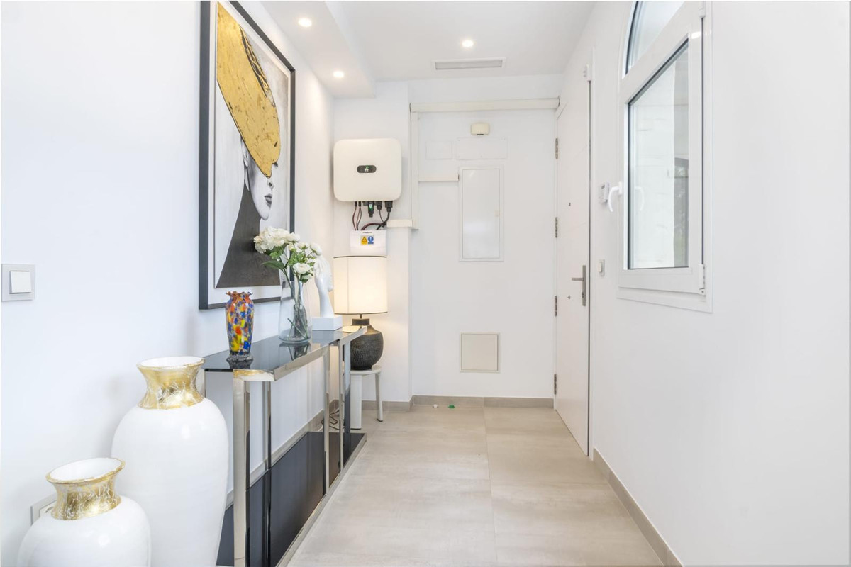 3 Bed Apartment for sale in Puerto Banús Costa Del Sol, Málaga, Spain