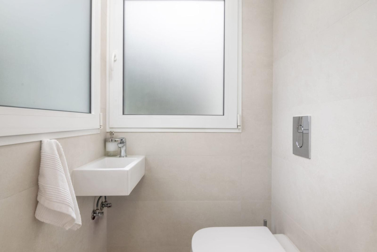 3 Bed Apartment for sale in Puerto Banús Costa Del Sol, Málaga, Spain