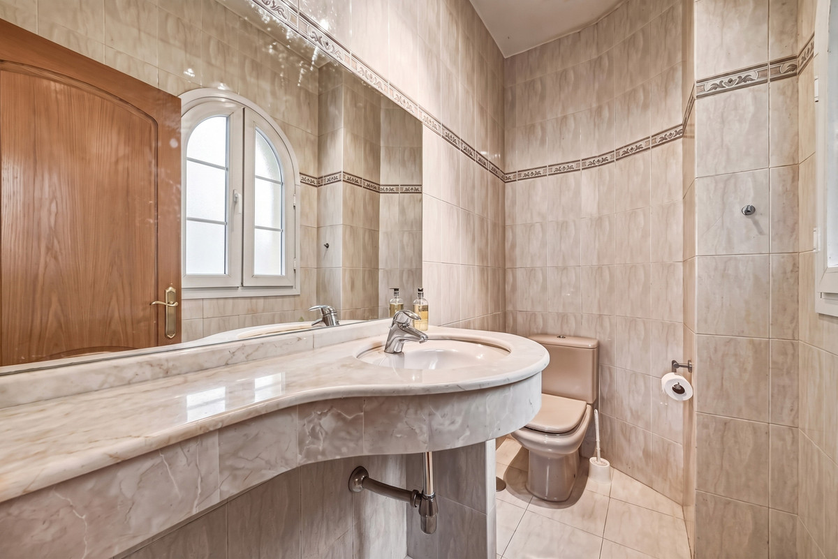 5 Bed Townhouse for sale in Benalmadena Costa Del Sol, Málaga, Spain