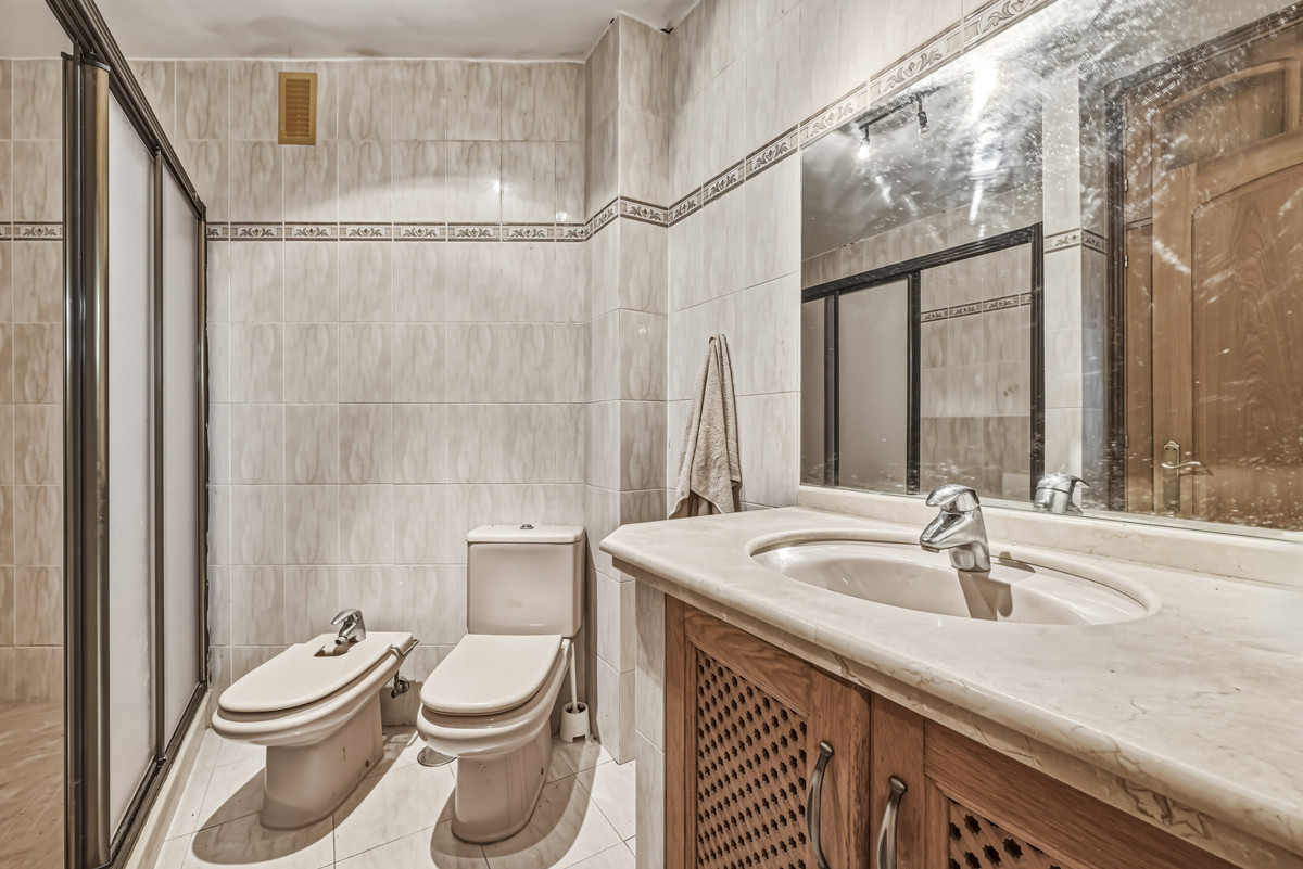 5 Bed Townhouse for sale in Benalmadena Costa Del Sol, Málaga, Spain