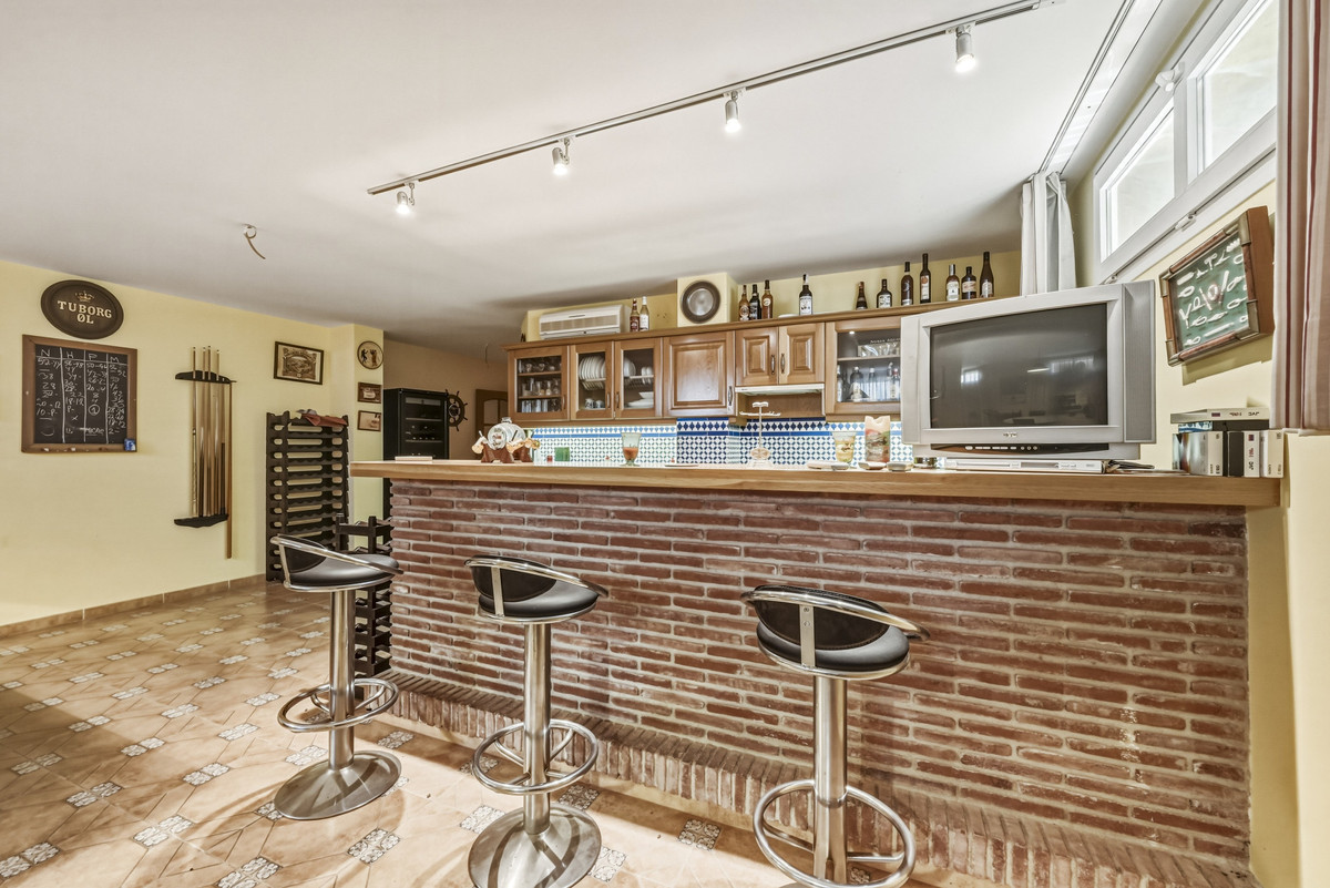 5 Bed Townhouse for sale in Benalmadena Costa Del Sol, Málaga, Spain