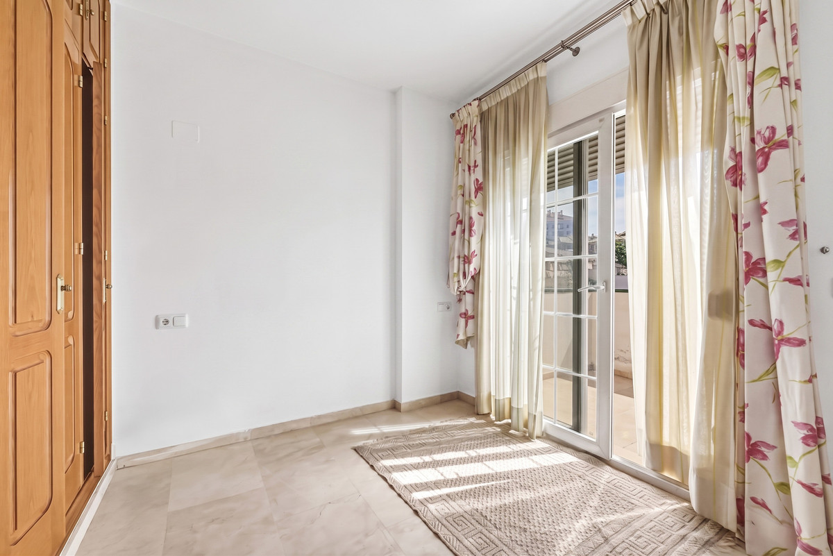 5 Bed Townhouse for sale in Benalmadena Costa Del Sol, Málaga, Spain