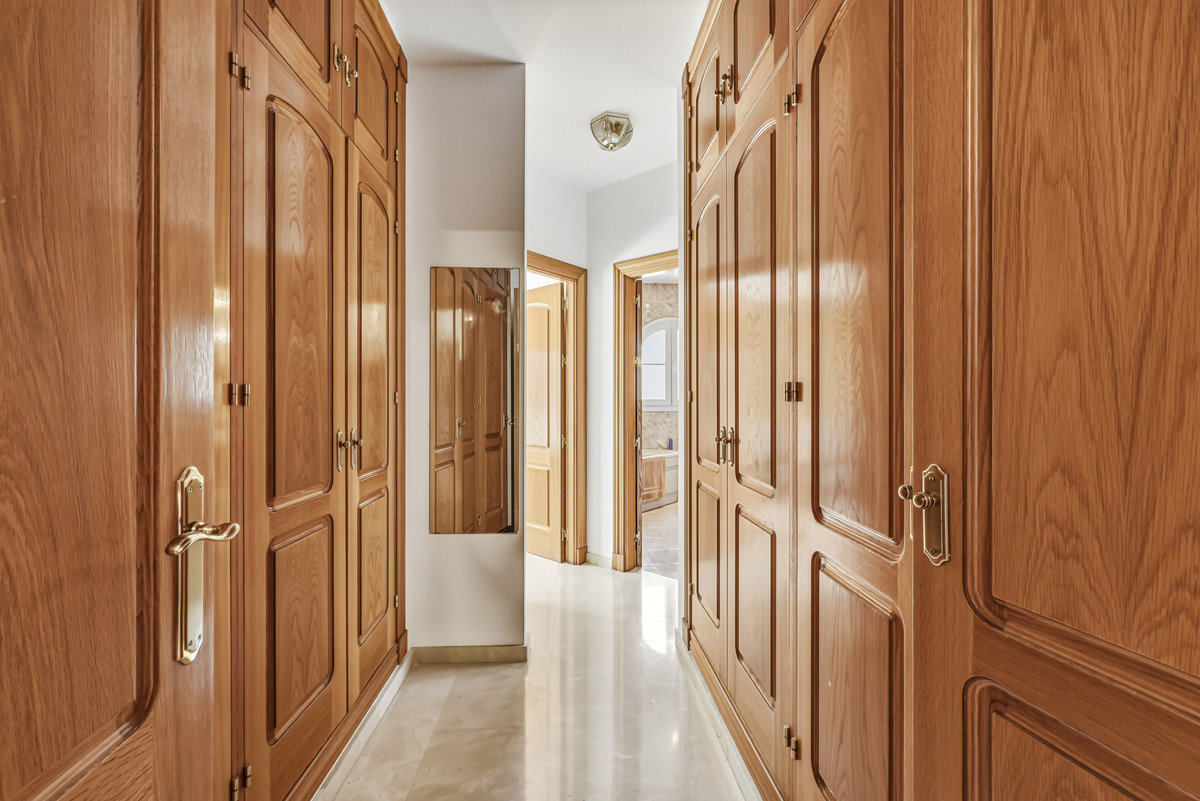 5 Bed Townhouse for sale in Benalmadena Costa Del Sol, Málaga, Spain