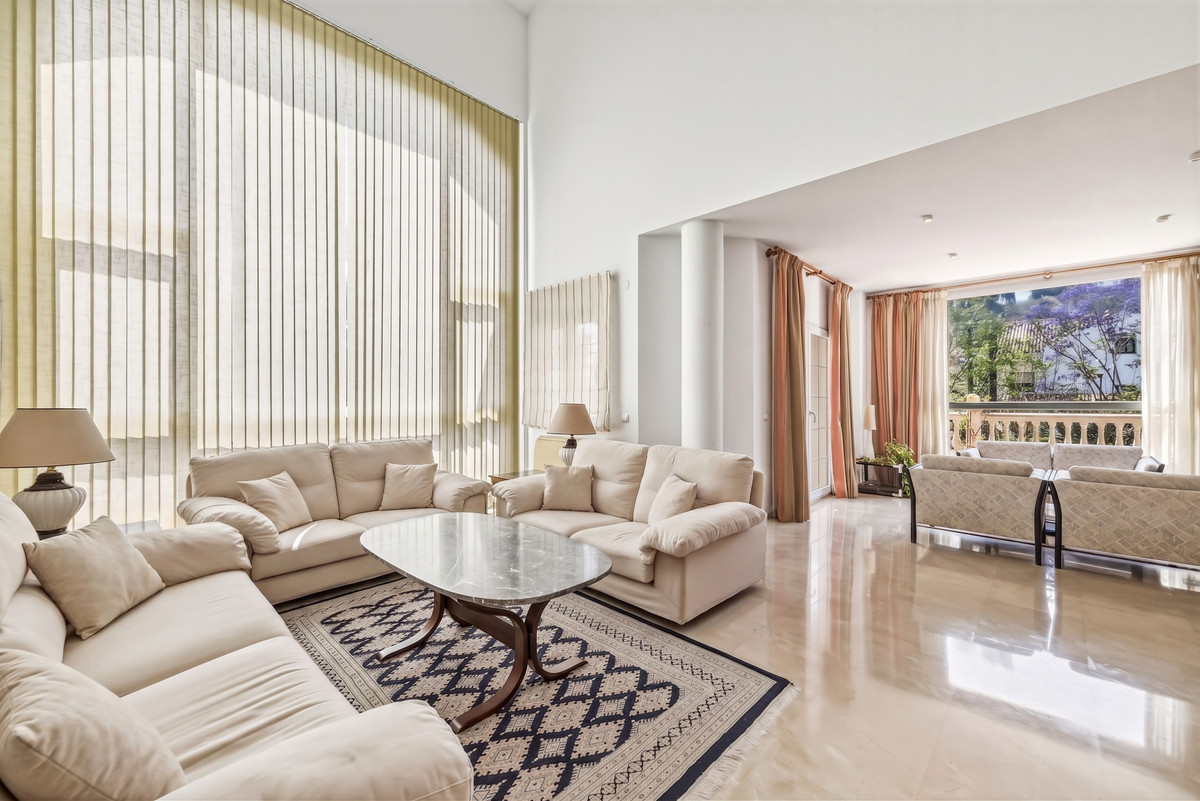 5 Bed Townhouse for sale in Benalmadena Costa Del Sol, Málaga, Spain