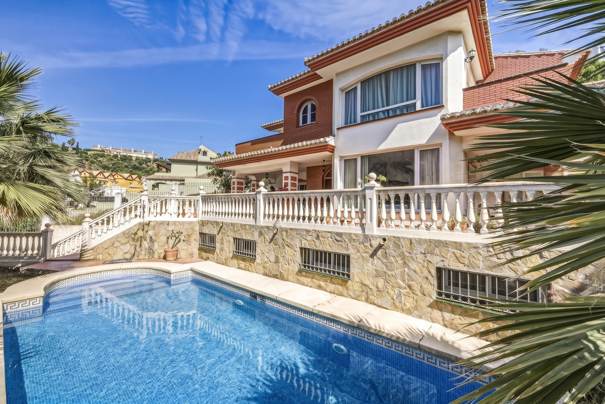 5 Bed Townhouse for sale in Benalmadena Costa Del Sol, Málaga, Spain