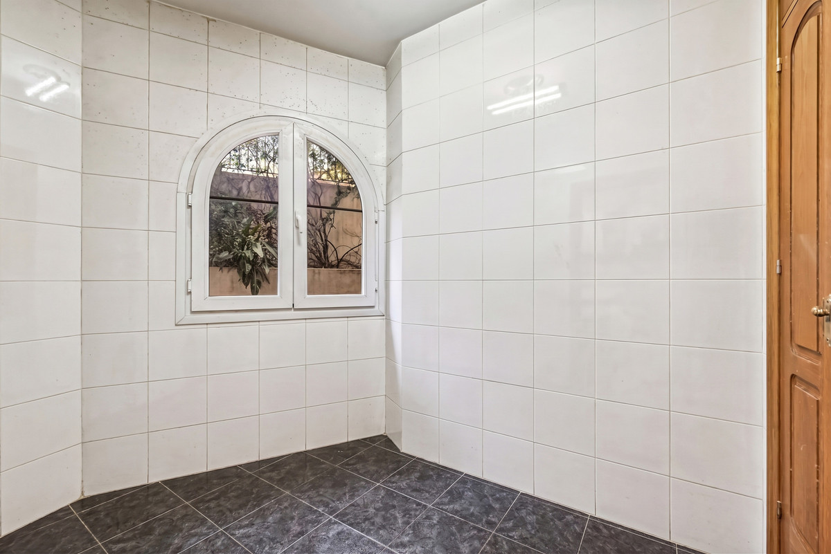 5 Bed Townhouse for sale in Benalmadena Costa Del Sol, Málaga, Spain