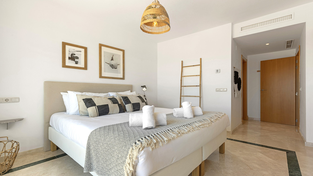 3 Bed Apartment for sale in Casares Costa Del Sol, Málaga, Spain