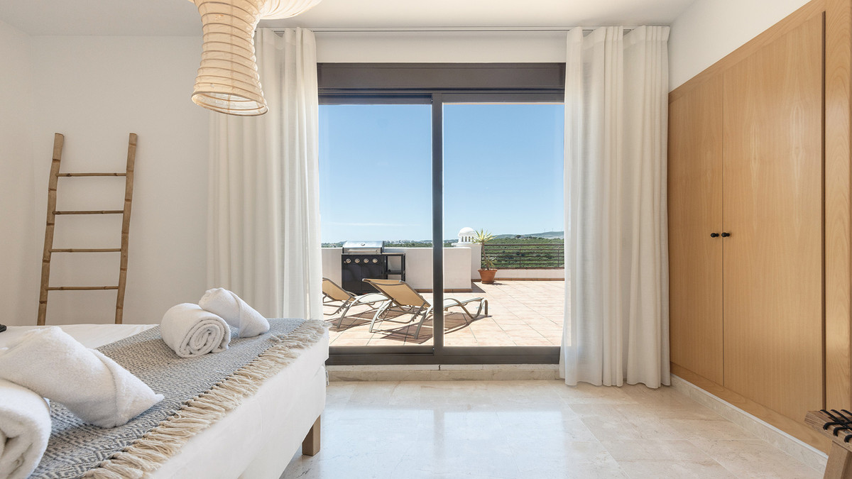 3 Bed Apartment for sale in Casares Costa Del Sol, Málaga, Spain